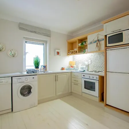 225 - The Carrowmore At The Harbour Mills By Shortstays! *