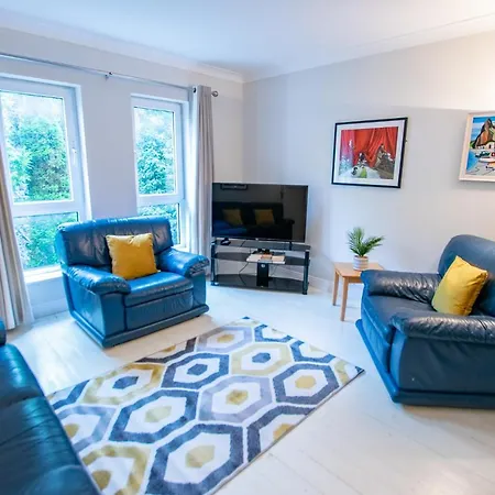 225 - The Carrowmore At The Harbour Mills By Shortstays!
