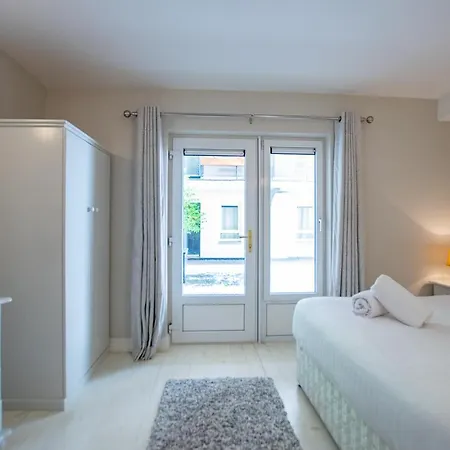 225 - The Carrowmore At The Harbour Mills By Shortstays! *