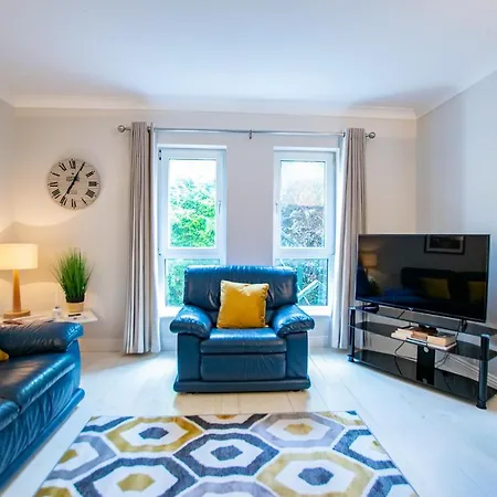 225 - The Carrowmore At The Harbour Mills By Shortstays!