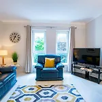 225 - The Carrowmore At The Harbour Mills By Shortstays!