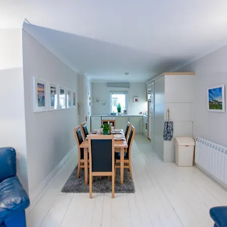 225 - The Carrowmore At The Harbour Mills By Shortstays! *