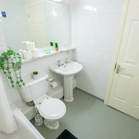 225 - The Carrowmore At The Harbour Mills By Shortstays! * Westport